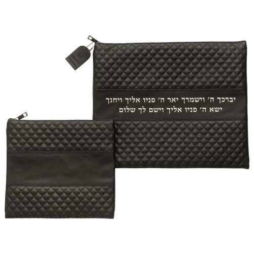 סט נרתיקים לטלית ותפילין דמוי עור שחור אותיות בולטות כסף "ברכת כהנים" סט נרתיקים לטלית ותפילין דמוי עור שחור אותיות בולטות כסף "ברכת כהנים"