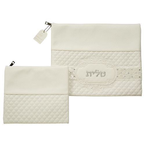 סט נרתיקים לטלית ותפילין דמוי עור לבן אותיות בולטות "טלית" כסף במרכז סט נרתיקים לטלית ותפילין דמוי עור לבן אותיות בולטות "טלית" כסף במרכז